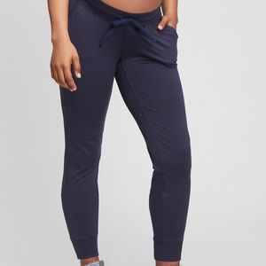 NWT Gap maternity joggers Gray! Size M